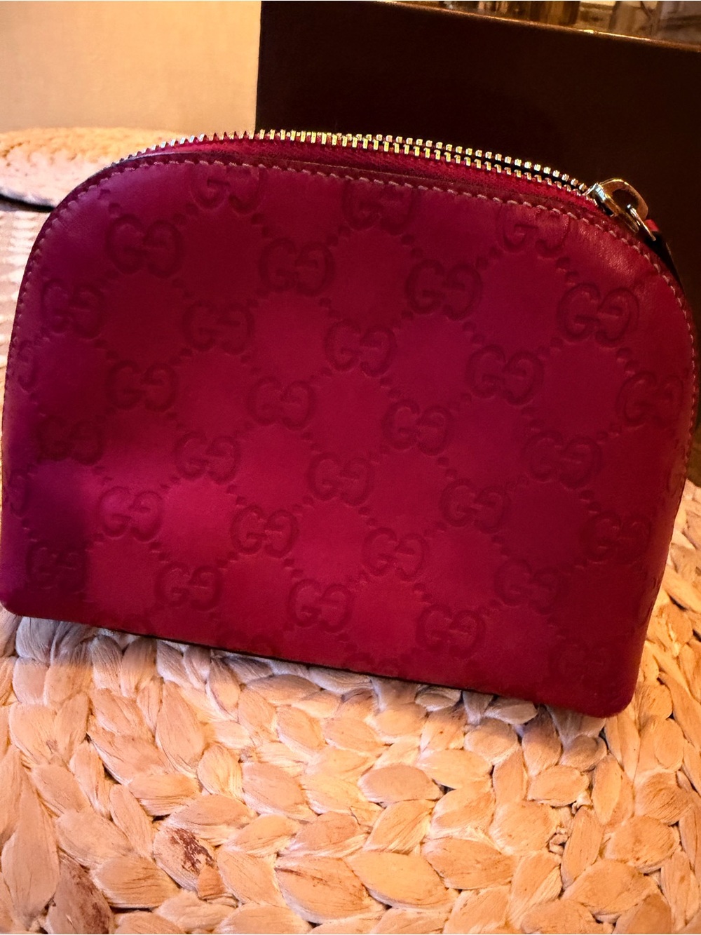 Gucci Raspberry Embossed GG Leather Cosmetic Case - Picture 2 of 14